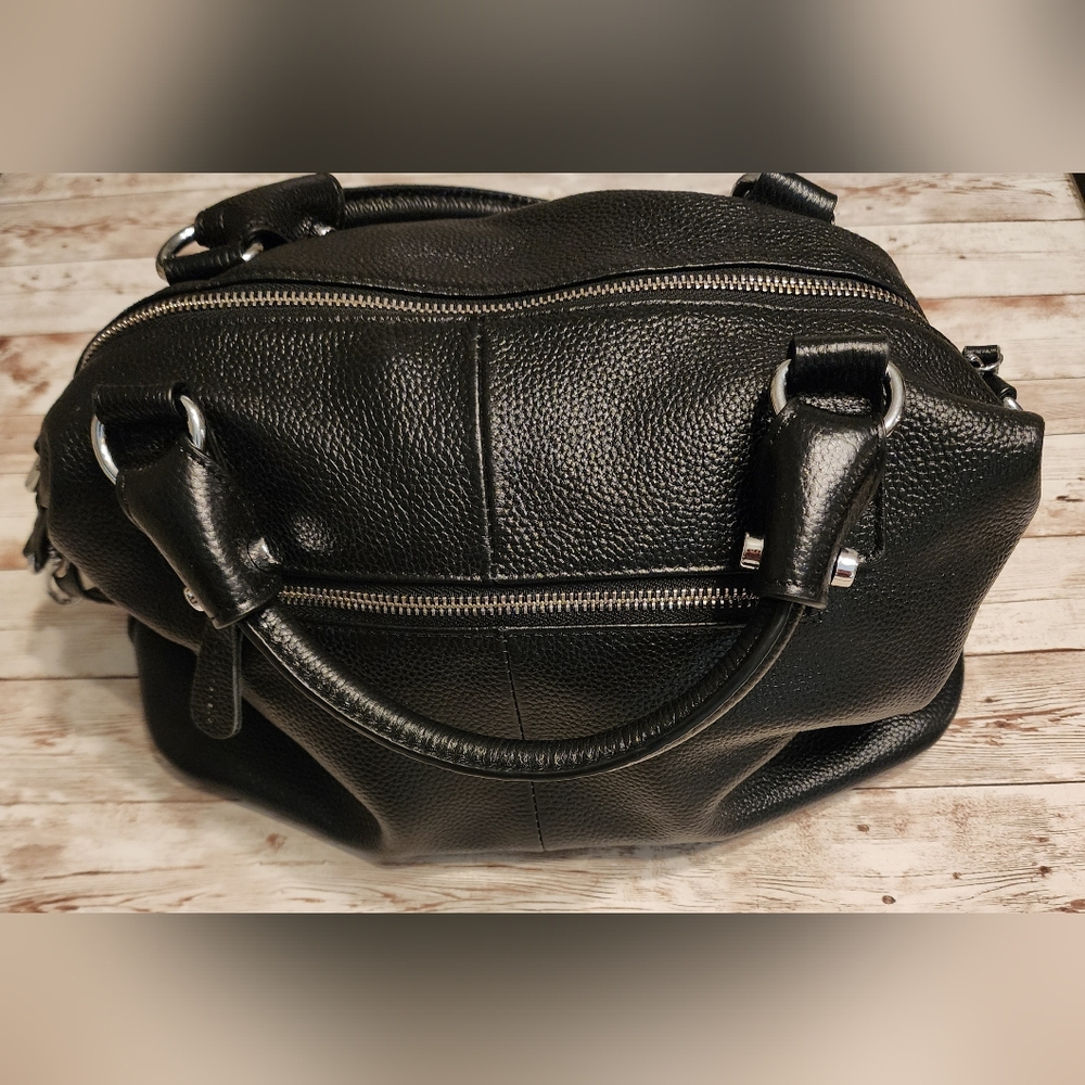 Heshe Black Leather Purse Handbag With Keychain